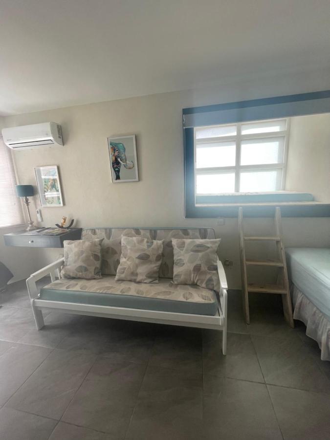 Apartamento Scarlett 2 - Holiday-business-us Embassy Appt 7 Mins Drive Away - Only The 1 Night Reservation Includes Airport And Us Embassy Roundtrip Transport Bridgetown