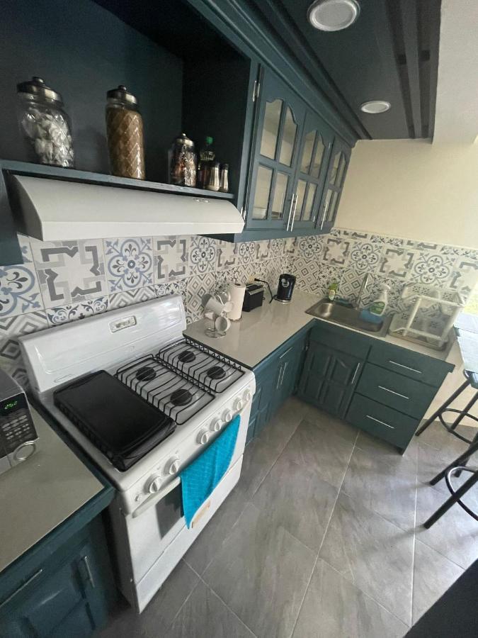 Scarlett 2 - Holiday-business-us Embassy Appt 7 Mins Drive Away - Only The 1 Night Reservation Includes Airport And Us Embassy Roundtrip Transport