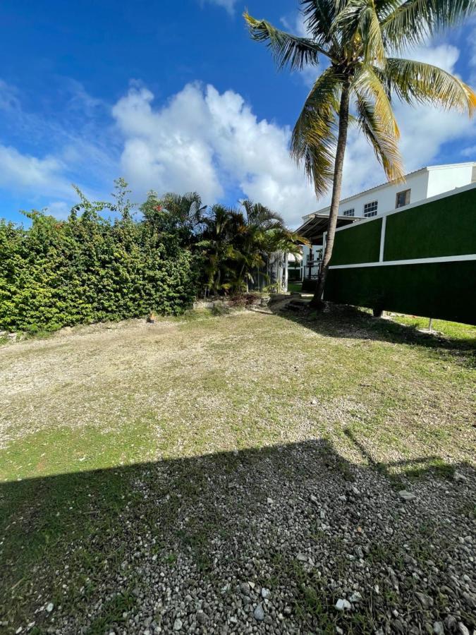Apartment Scarlett 2 - Holiday-business-us Embassy Appt 7 Mins Drive Away - Only The 1 Night Reservation Includes Airport And Us Embassy Roundtrip Transport *