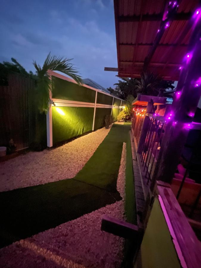 Scarlett 2 - Holiday-business-us Embassy Appt 7 Mins Drive Away - Only The 1 Night Reservation Includes Airport And Us Embassy Roundtrip Transport Apartment Bridgetown