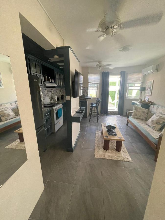 Scarlett Studios: Embassy-friendly With Airport Transfer Apartment Bridgetown