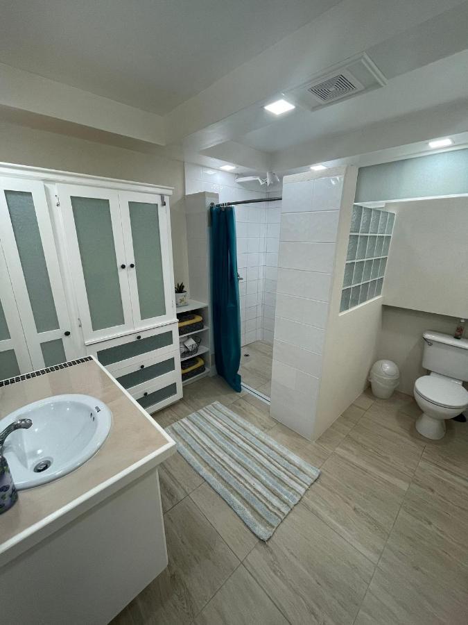 Scarlett 2 - Holiday-business-us Embassy Appt 7 Mins Drive Away - Only The 1 Night Reservation Includes Airport And Us Embassy Roundtrip Transport Apartment Bridgetown